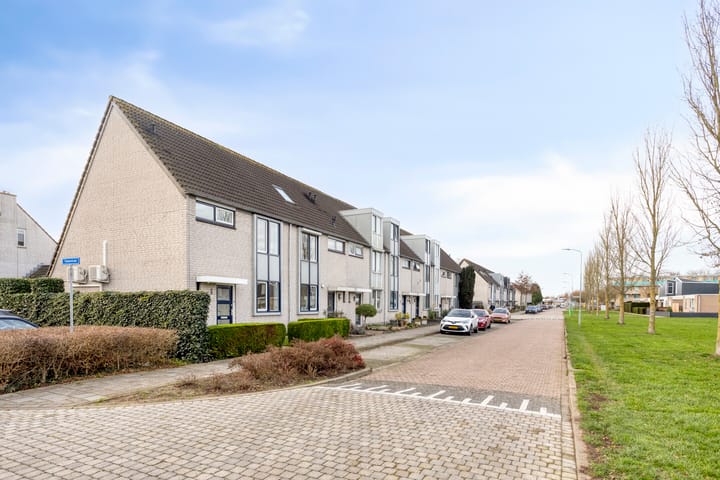 Photo 36 of Walcherenstraat 32