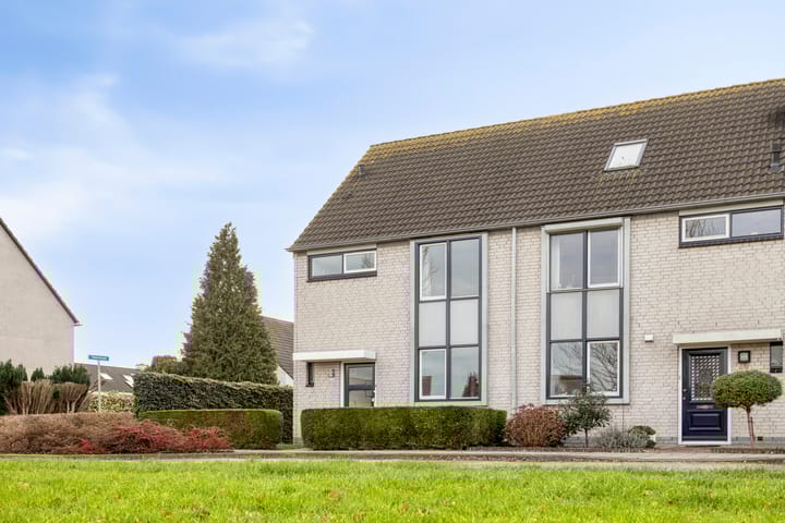 Photo 39 of Walcherenstraat 32