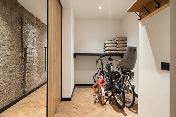 Photo 39 of Midstraat 122