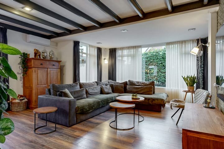 Photo 4 of Julianastraat 14