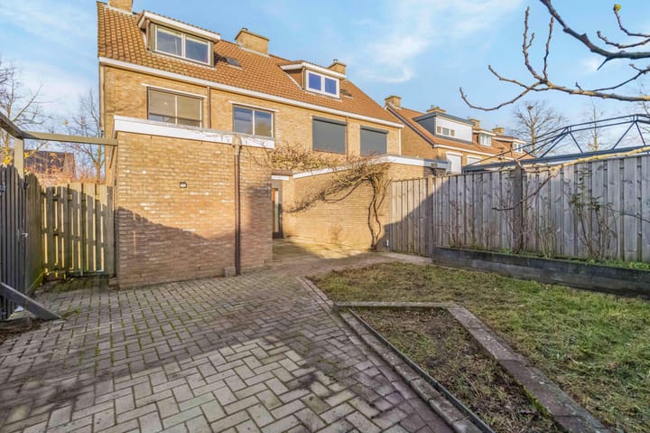 Photo 11 of Röntgenstraat 8