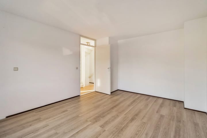 Photo 15 of Röntgenstraat 8