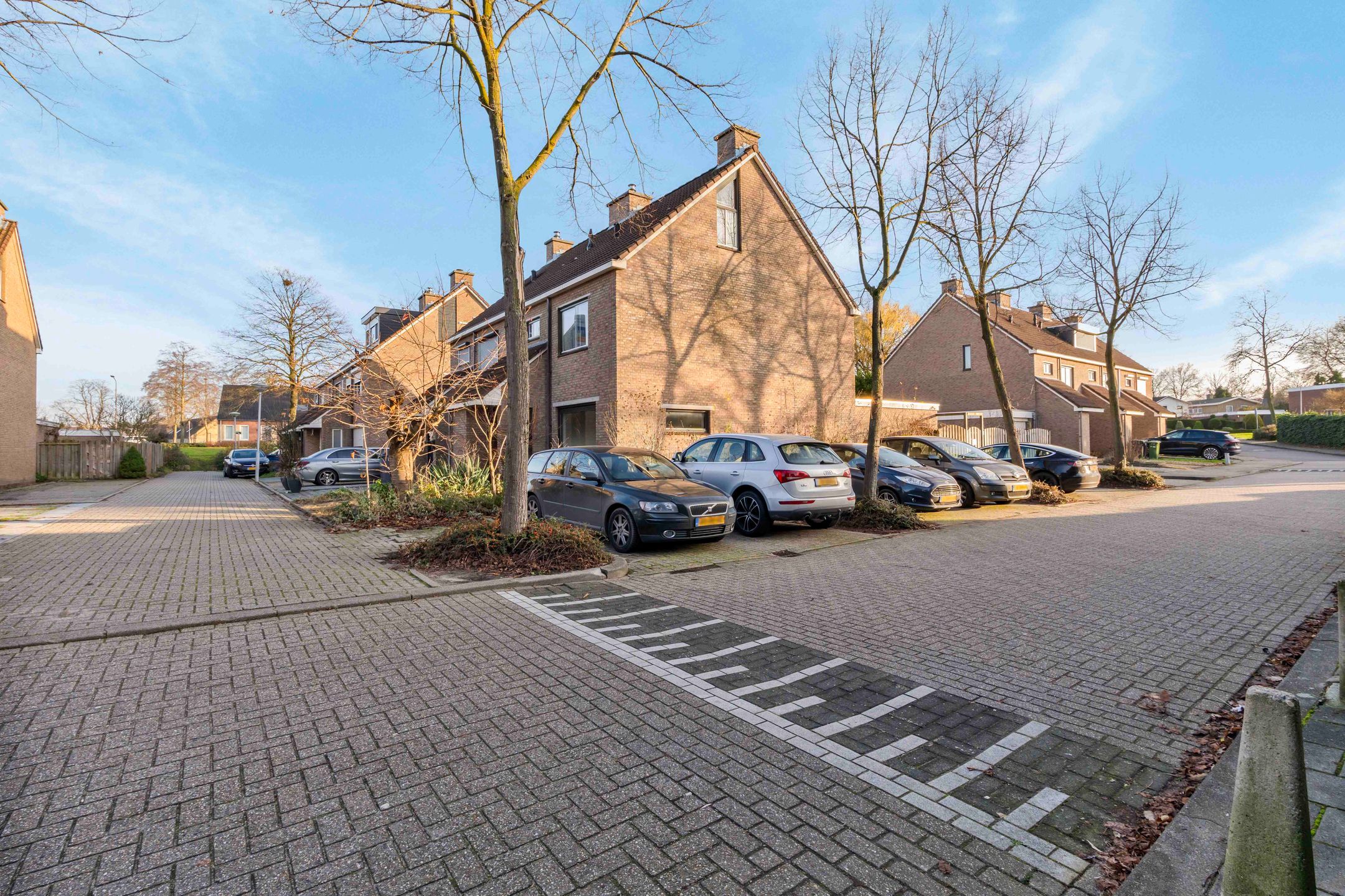 Photo 27 of Röntgenstraat 8