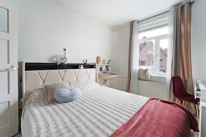 Photo 6 of Wilhelminastraat 29