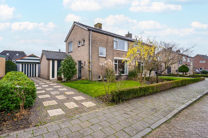 Burgemeester Bouwensweg 21