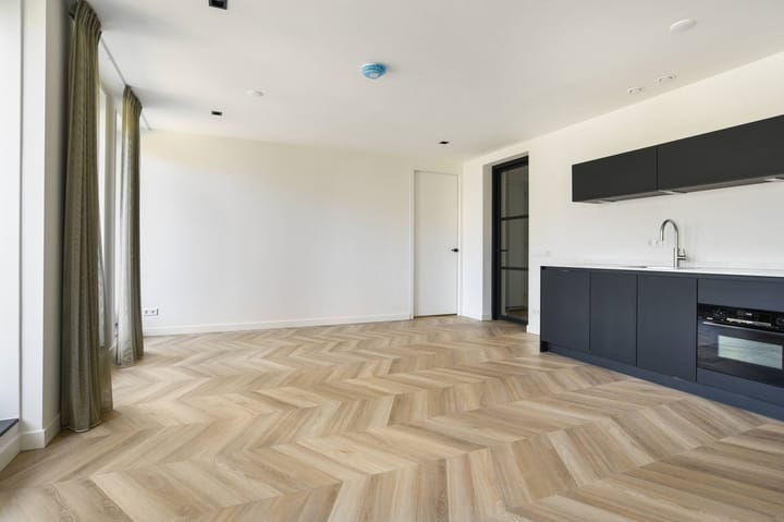 Photo 3 of Laan van Nieuw-Oost-Indië 14-D