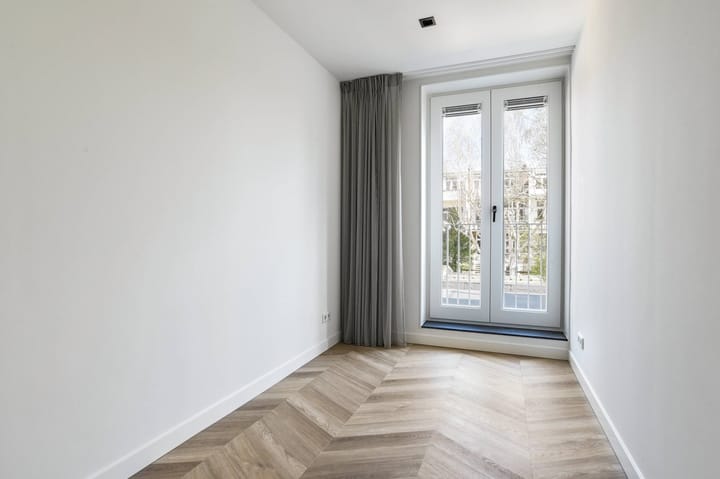 Photo 9 of Laan van Nieuw-Oost-Indië 14-D