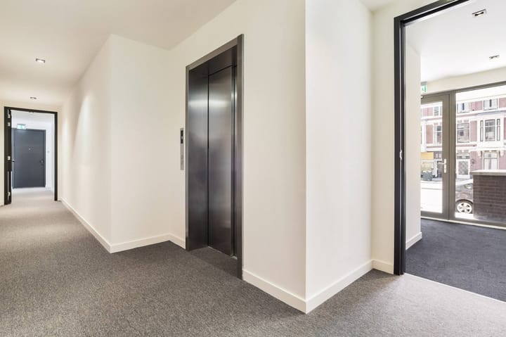 Photo 14 of Laan van Nieuw-Oost-Indië 14-D