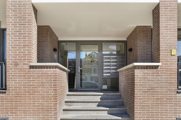 Photo 15 of Laan van Nieuw-Oost-Indië 14-D