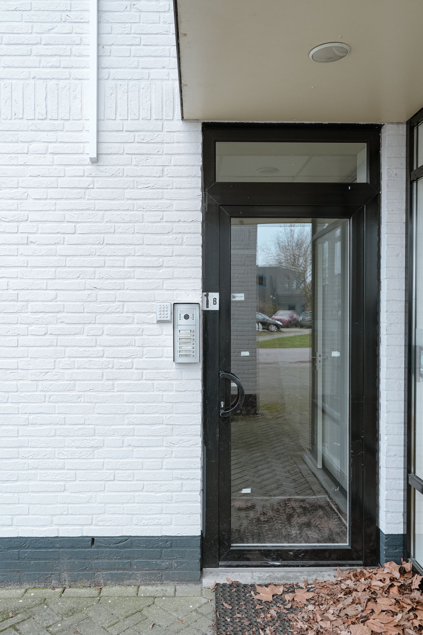 View photo 4 of Oostwijk 1-B