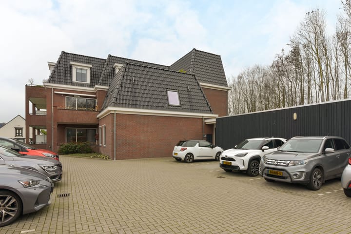 Photo 2 of Dorpsstraat 113-H