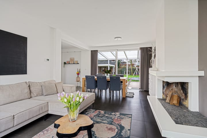 Photo 12 of Dorpstraat 31