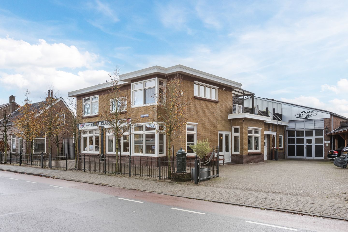 View photo 2 of Hoogeveenseweg 1