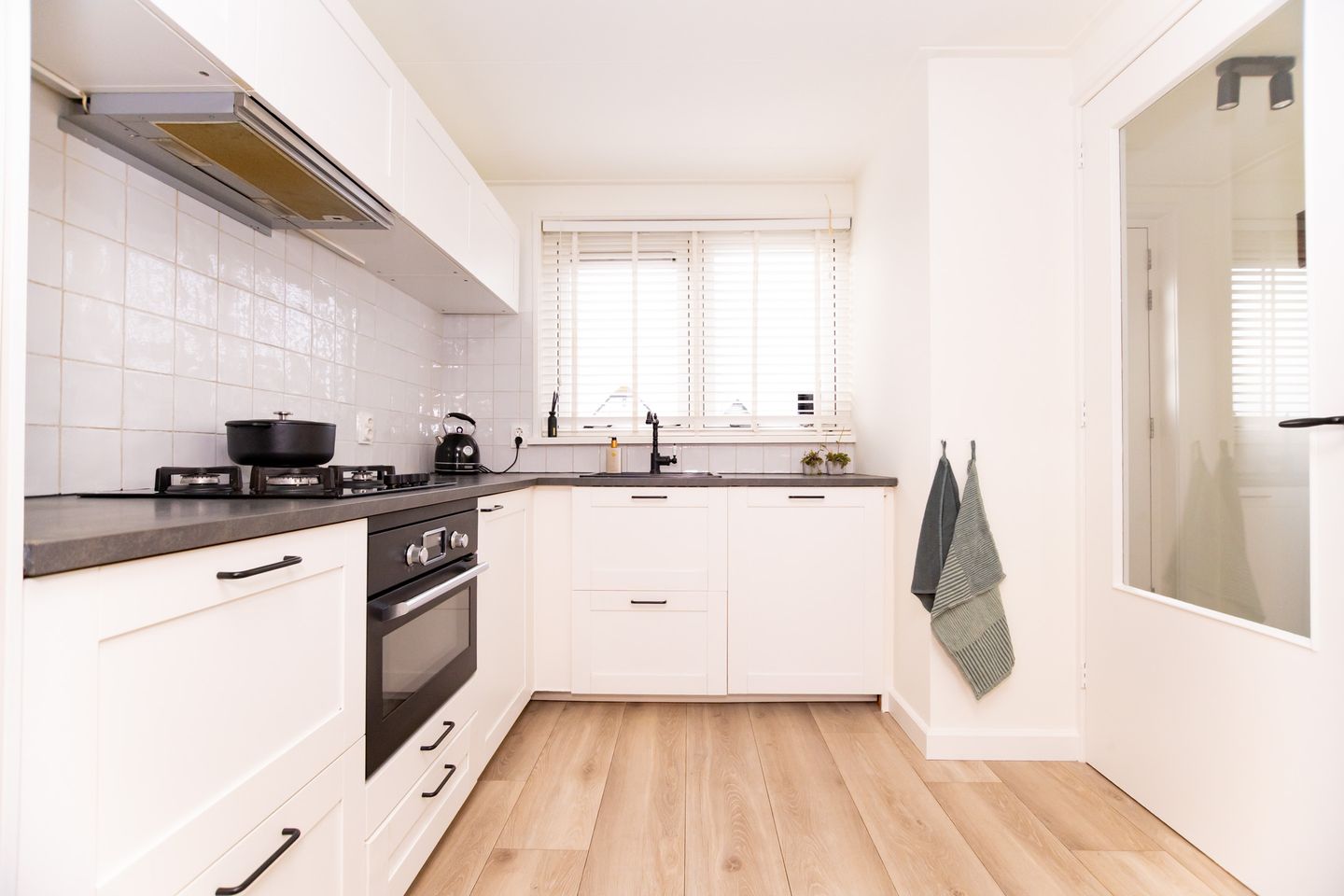 Photo 14 of Nes 214-A