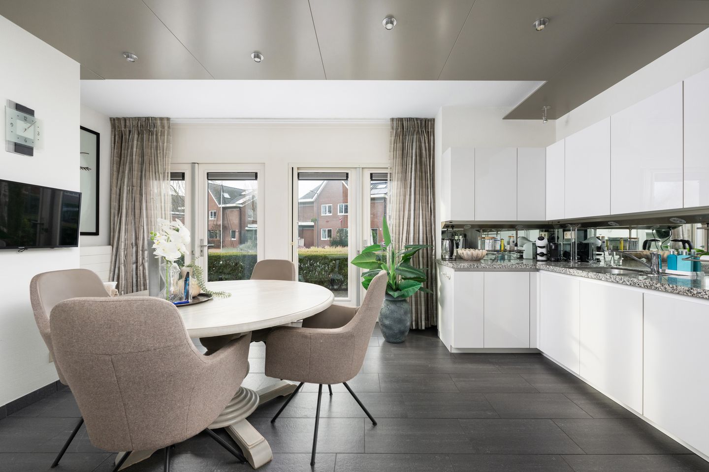 Photo 10 of Georges Vantongerloohof 5