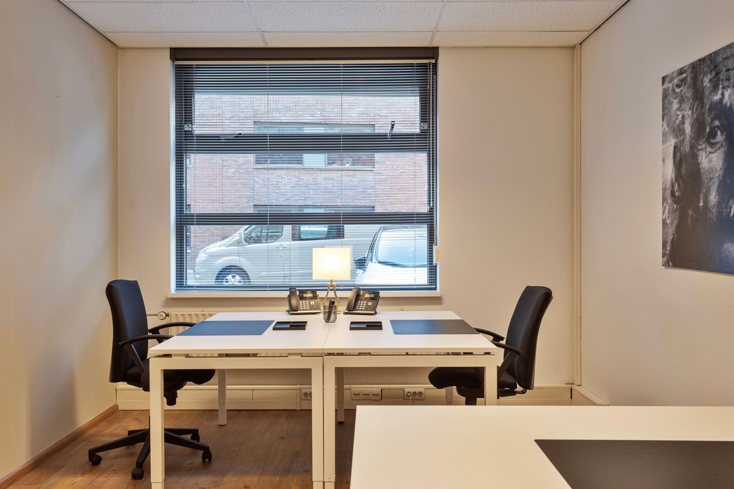 View photo 3 of Niasstraat 1