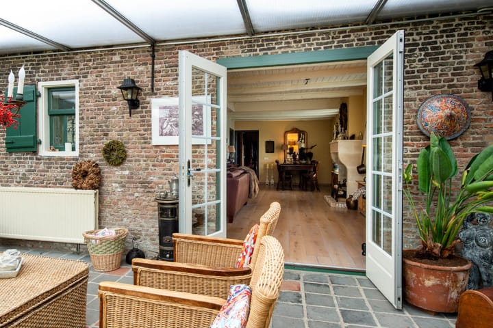 Photo 9 of Moleneindsestraat 8