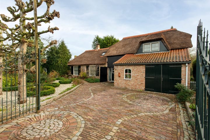 Photo 43 of Moleneindsestraat 8