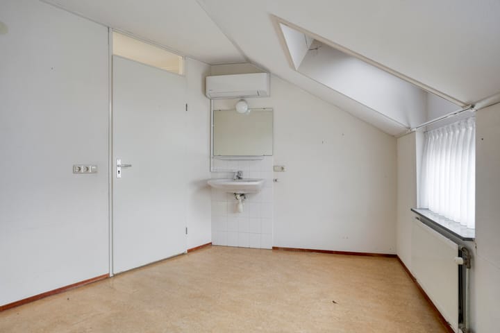 Photo 21 of Infirmerie 24-A