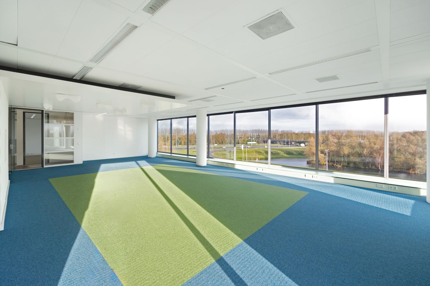 Bekijk foto 2 van Kampenringweg 45-e