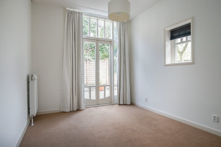 Foto 12 van Van Loostraat 65