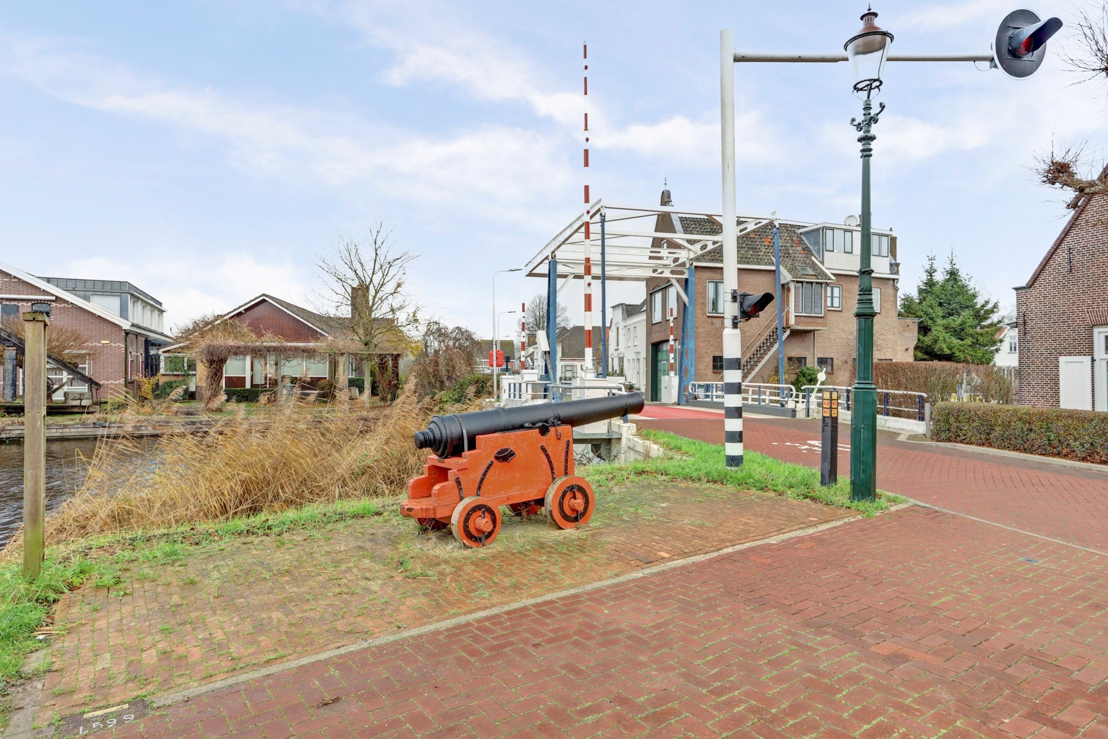 Photo 48 of Graaf Florisweg 6-A
