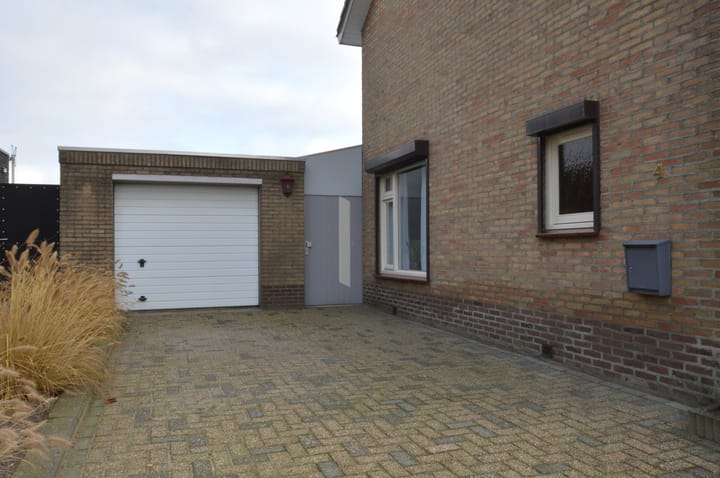 Foto 28 van Oktoberstraat 4