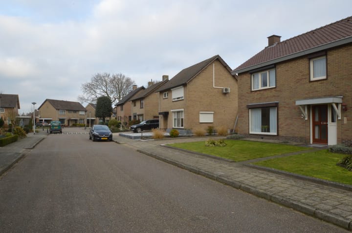 Foto 35 van Oktoberstraat 4