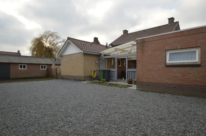 Foto 30 van Oktoberstraat 4