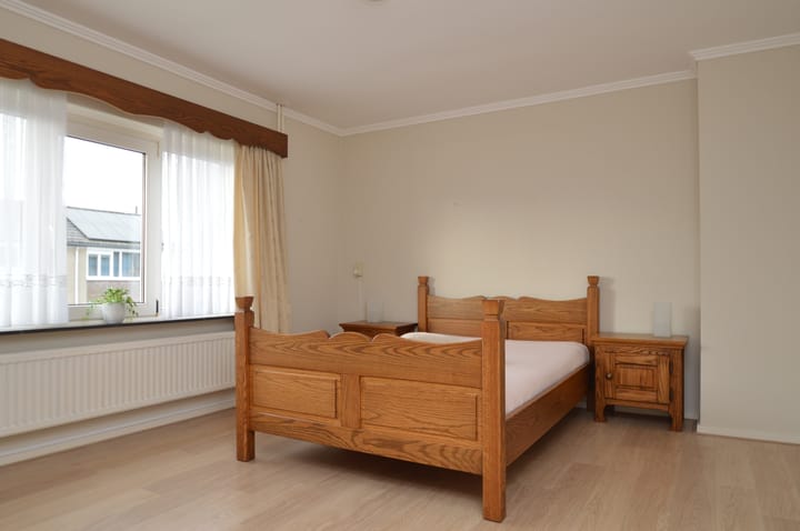 Foto 15 van Oktoberstraat 4