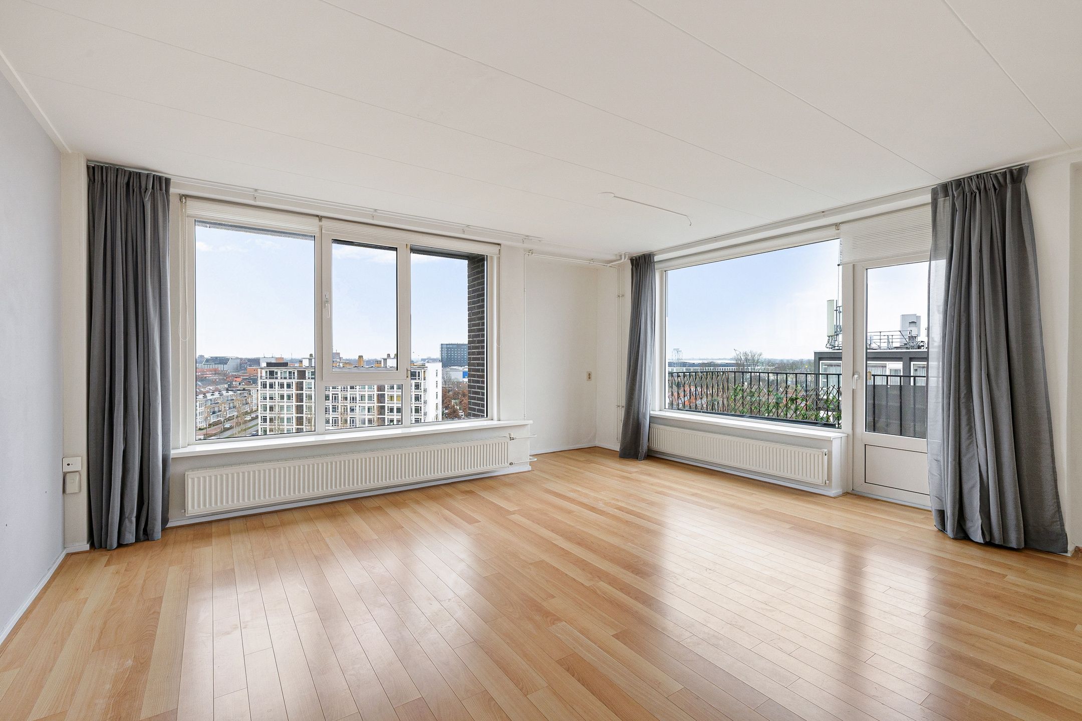 Foto 15 van Europaplein 23-I