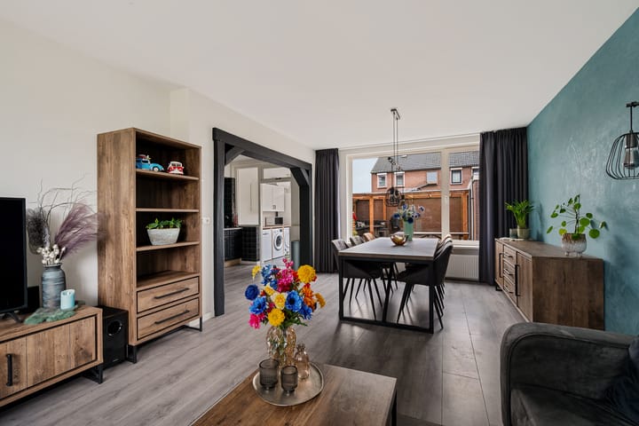 Foto 15 van Pastoor van Hapertstraat 4