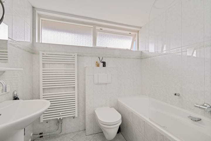 Foto 30 van Pastoor van Hapertstraat 4