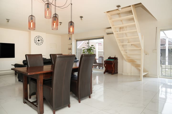 Foto 12 van Varkensmarkt 1