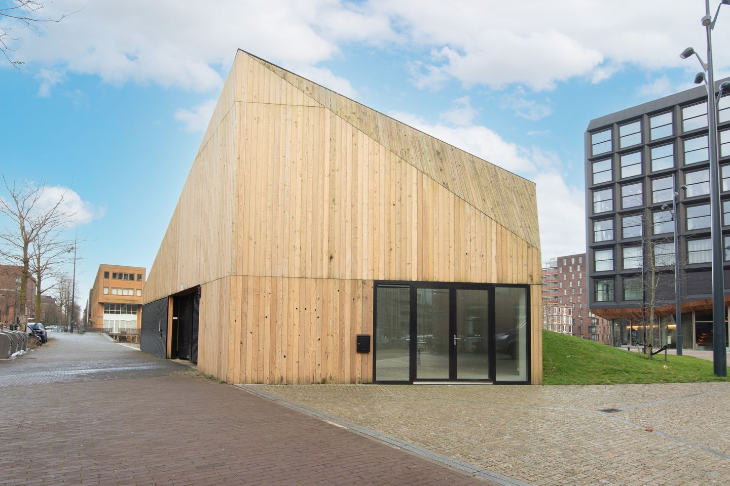 View photo 2 of Eva Besnyöstraat 9