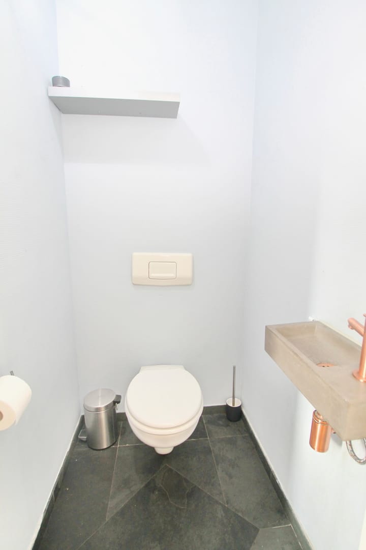 Photo 15 of Winschoterdiep 1002