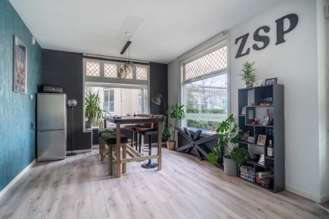 View photo 3 of Kennemerplein 9