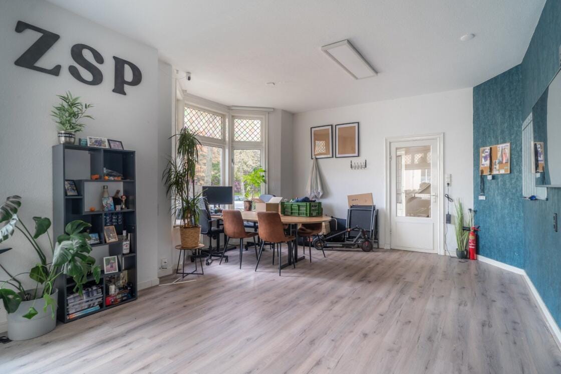 View photo 4 of Kennemerplein 9