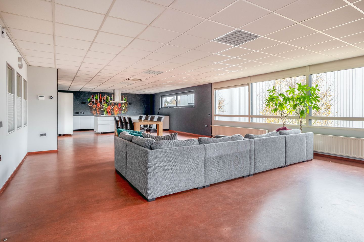 View photo 3 of Voltaweg 12