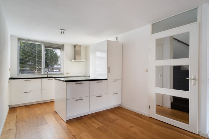 Photo 13 of Romulus 24