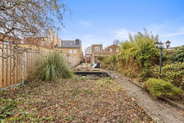 Photo 4 of Valkenburgstraat 25