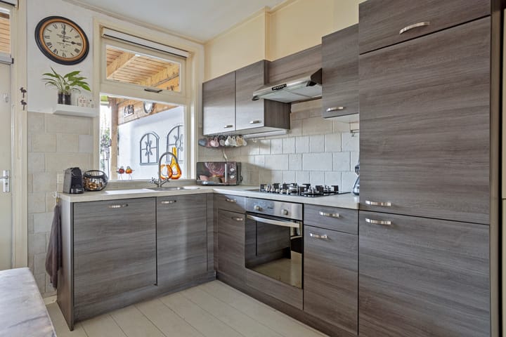 Photo 3 of Emmastraat 41