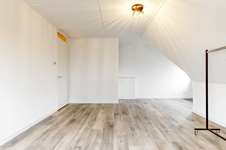 Photo 21 of Seringenlint 47