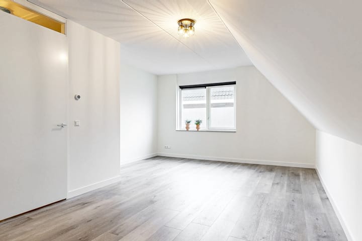 Photo 23 of Seringenlint 47