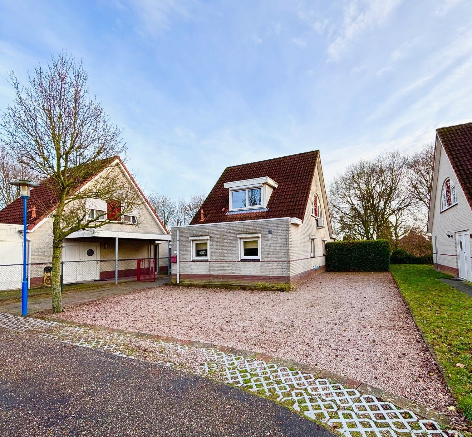 2-bedroom freehold villa in Stevensweert — photo 3 of 5