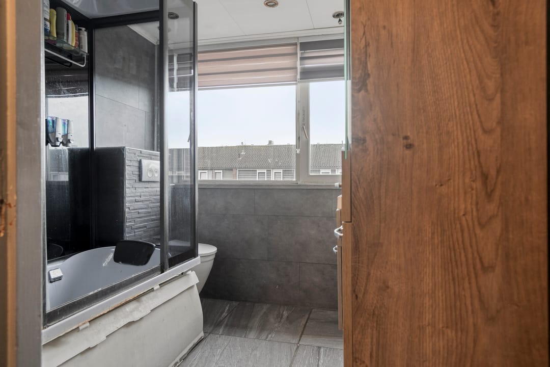 Photo 16 of Vlimmerenstraat 56