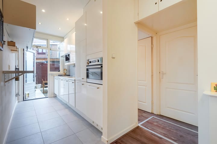 Foto 15 van Loenensestraat 45