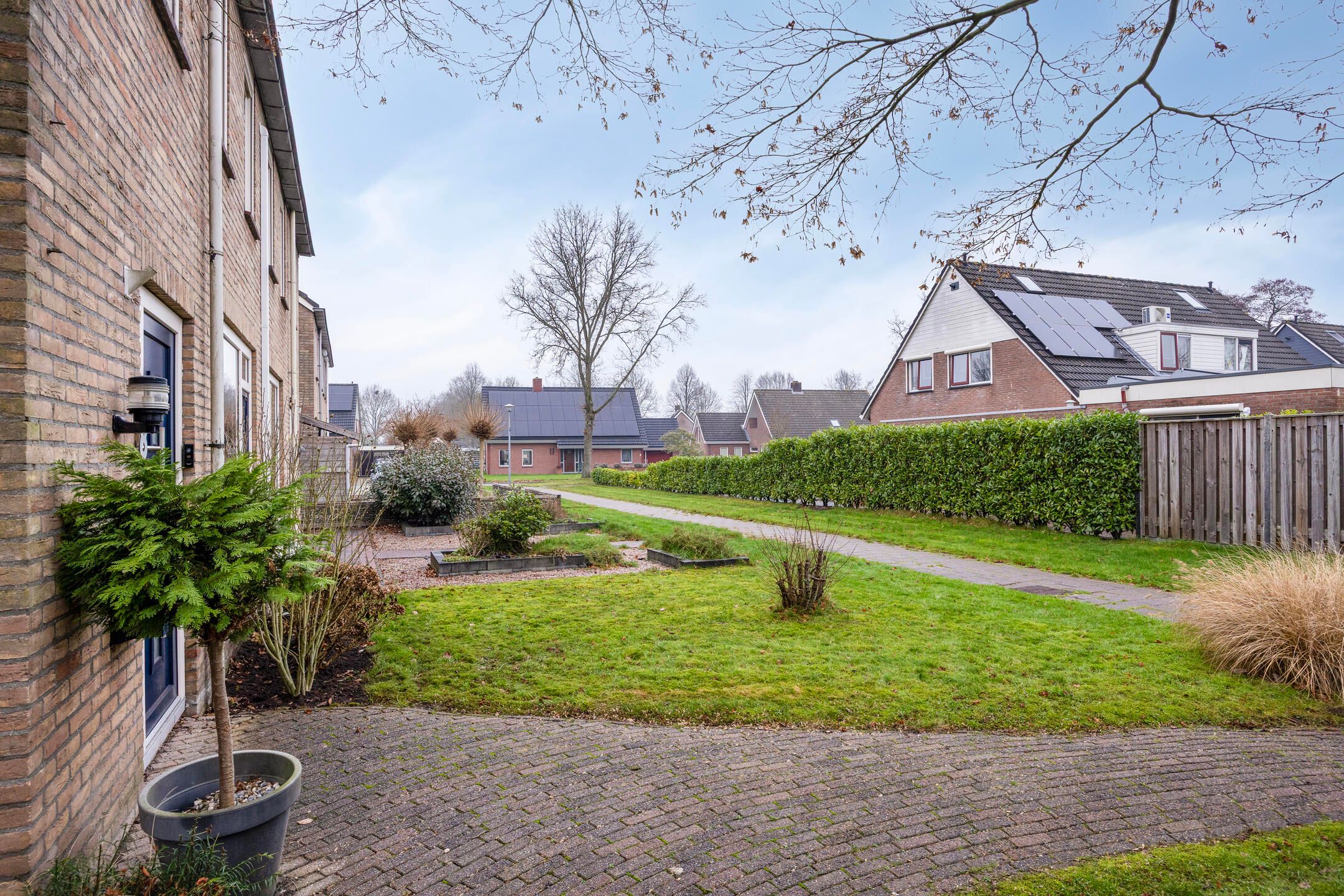 Foto 3 van Leiloof 8