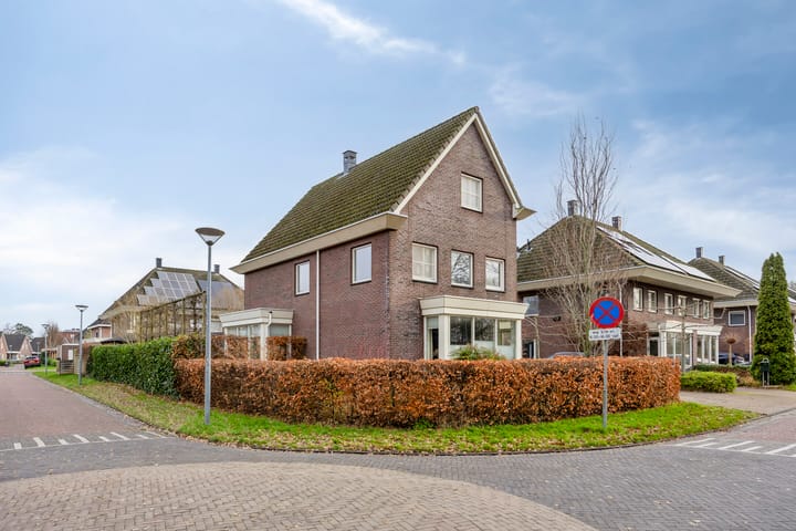 Foto 2 van Spoorstraat 9