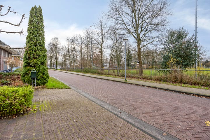 Foto 8 van Spoorstraat 9